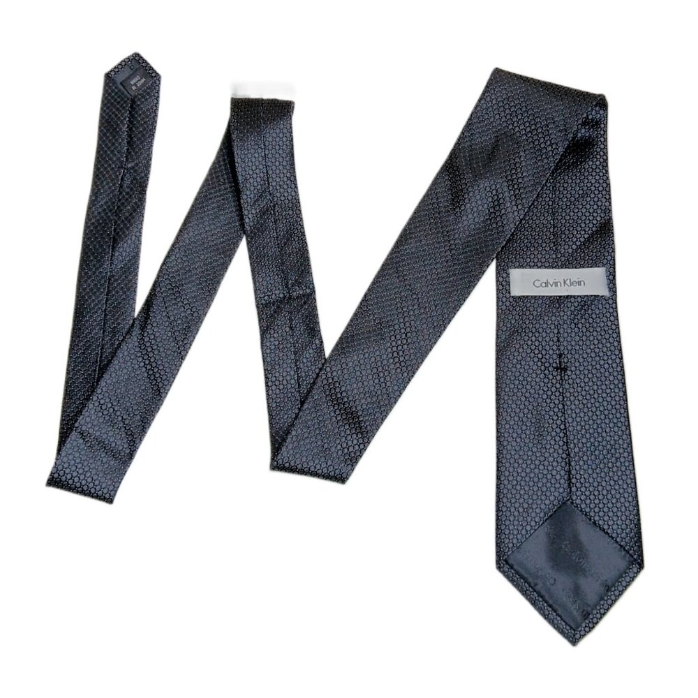 Calvin Klein Silk Tie Men’s 60” Black Woven Textured Preppy Designer Classic New - Picture 3 of 4